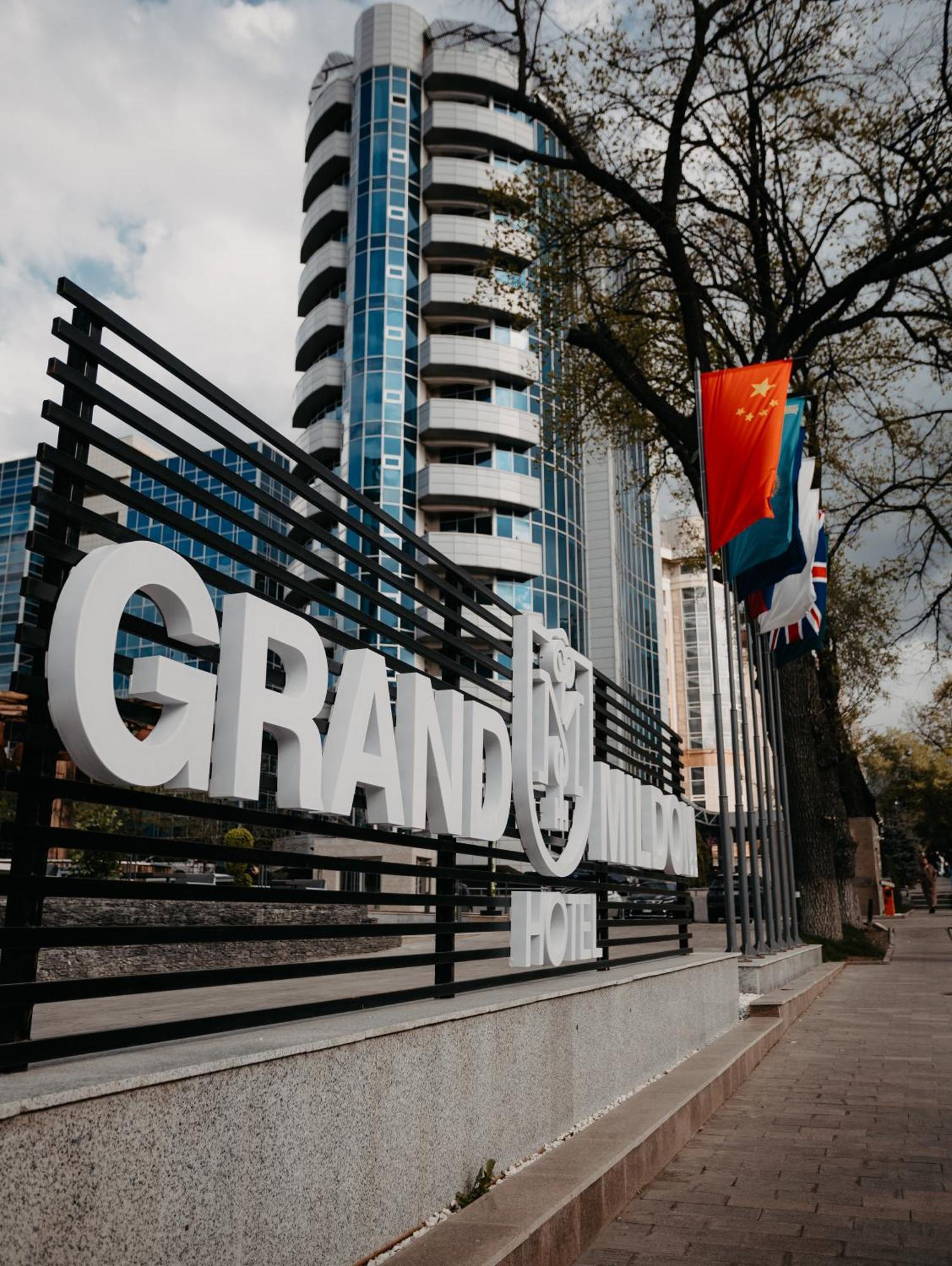 Grand Mildom Hotel Almatî Exterior foto